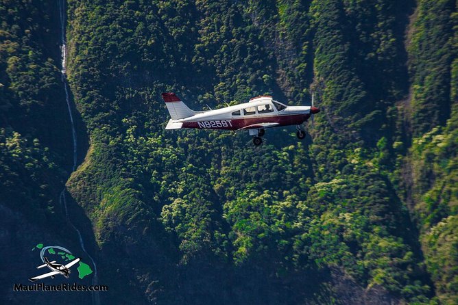 Maui -PRIVATE- Air Tour: 5 Islands: (2-5 people): SEE Even MORE! - The Route: From Maui’s Coastline to the Surrounding Islands