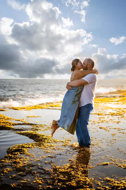 Maui: Professional Photographer Couples and Families - Photo Delivery and Viewing Options