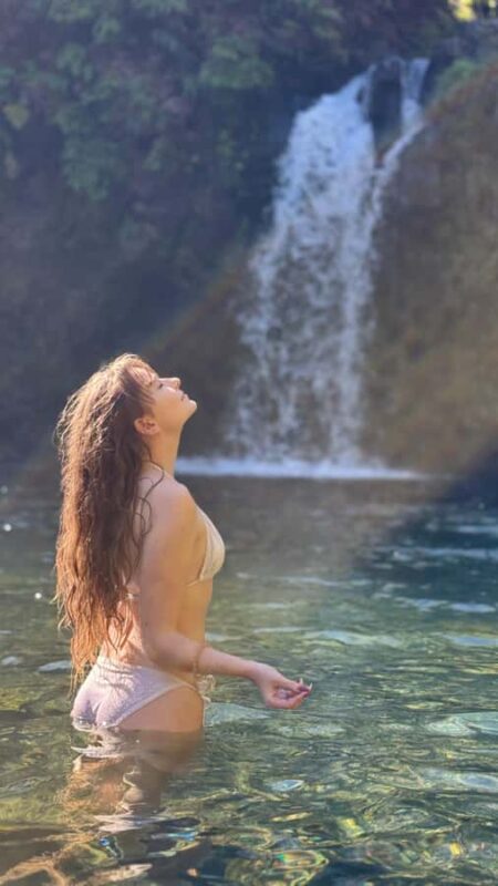 Maui: Road to Hana Tour with Photos and Music Video - Local Flavors and Food Stops