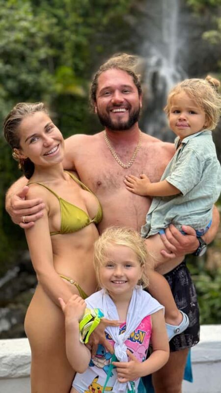 Maui: Road to Hana Tour with Photos and Music Video - The Route: From Waterfalls to Secret Beaches