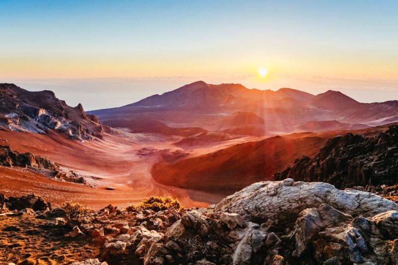 Maui: Sunrise & Breakfast Tour to Haleakala National Park - Maui: Sunrise & Breakfast Tour to Haleakala National Park