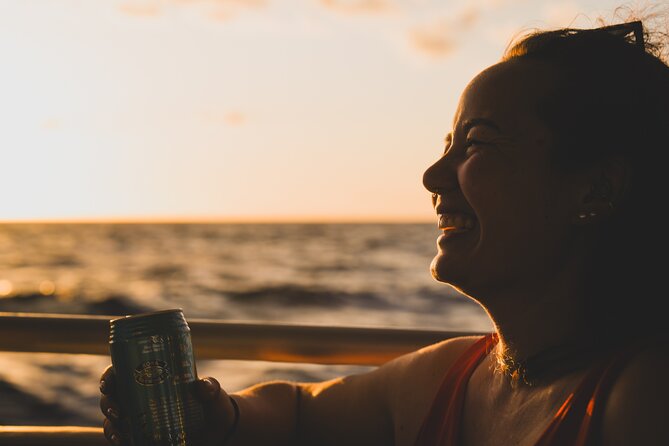 Mauna Kea Signature Sunset Coastline Cruise - Comfortable, Friendly Crew