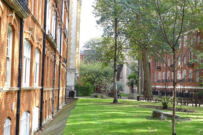 Mayfair, London's famous aristocratic village - Exclusive, Private Walking Tour - Walking the Famous Bond Street and Norman Hartnell’s Home