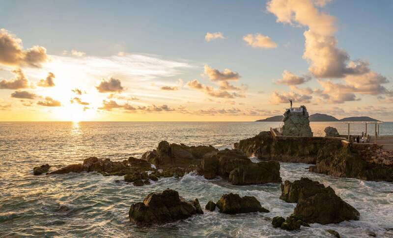 Mazatlan: Old Town Sightseeing and Golden Zone - Watch the Daring Cliff Divers at El Clavadista