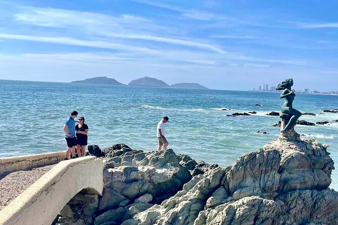 Mazatlan van for hire at cruise terminal Bilingual Driver Incl. - The Cliff Diving Tradition at Punta de Clavadistas