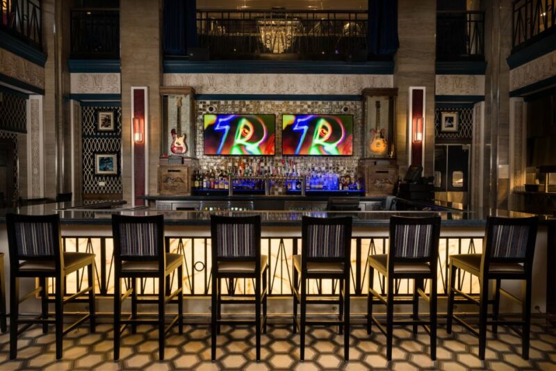 Meal at the Hard Rock Cafe Washington DC - Who Will Enjoy the Hard Rock Cafe Washington DC?