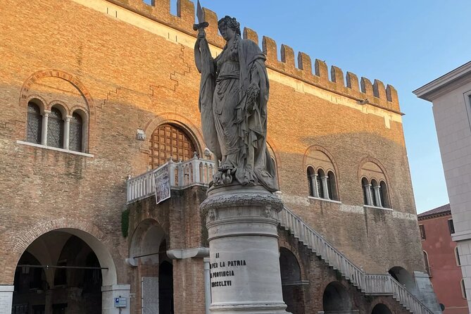 Medieval Canals and Fountains: A Treviso Self-Guided Audio Tour - Walking Along the Historic Canale dei Buranelli
