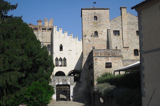 Medieval castles walled towns, Renaissance villas, ceramic, south Euganean Hills - Key Points