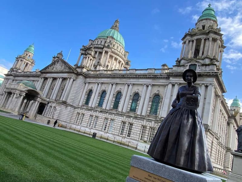 Medieval Dublin Castle.Book of Kell's & Trinity Library Tour - Journey Through Dublin’s Political and Cultural Landmarks