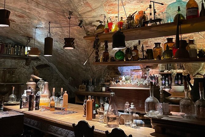 Medieval Experience: Guided Sightseeing and Food Tasting - Key Points