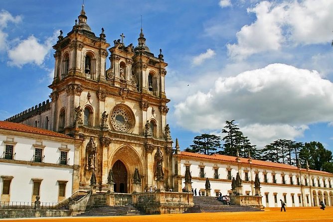 Medieval Knights Templar and Alcobaça Private Day Trip from Lisbon - Practicalities: Logistics, Pacing, and Accessibility