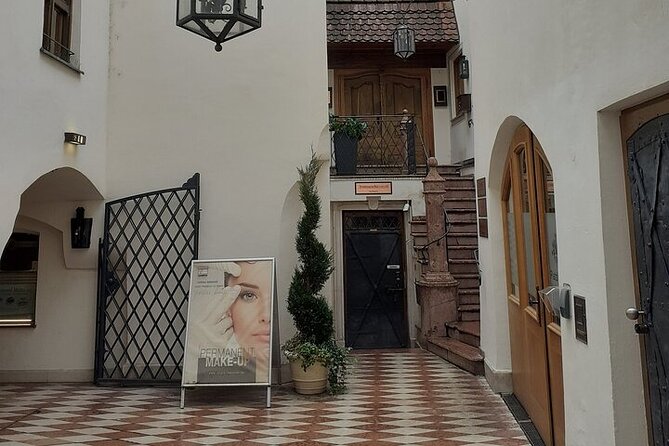 Medieval Munich Private Tour: A Journey Through the Middle Ages - Viktualienmarkt: Medieval Charity and Daily Life