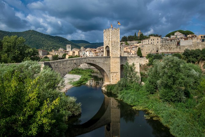Medieval Three Villages Small Group Day Trip from Barcelona - Exploring the Medieval Charm of Girona’s Countryside