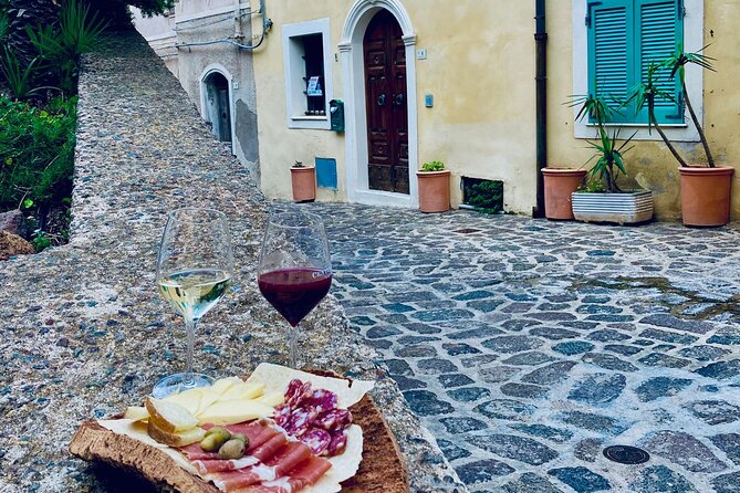 Medieval Village Walking Tour with Aperitif in Castelsardo - Castelsardo’s Best Features for Visitors