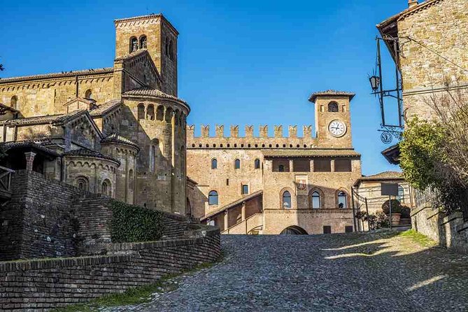 Medieval villages tour & Cremona Stradivari's town, from Milan - Highlights of Medieval Villages, Castles, and Cremona’s Old Town