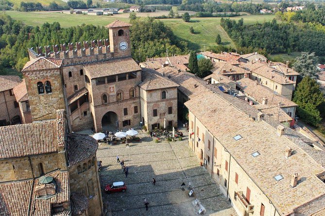 Medieval villages tour & Cremona Stradivari's town, from Milan - Cremona’s Historic Center and the Stradivari Museum