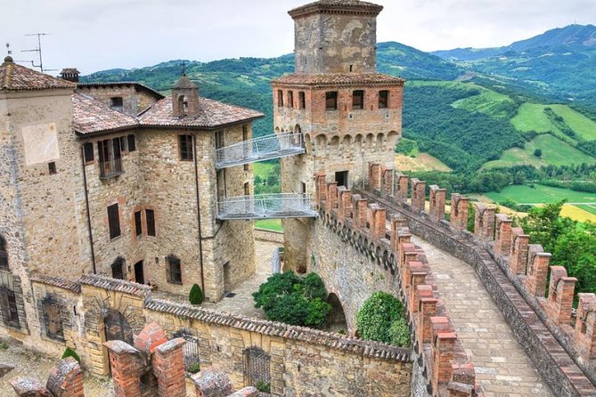 Medieval villages tour & Cremona Stradivari's town, from Milan - Why Choose This Medieval Villages and Cremona Tour?