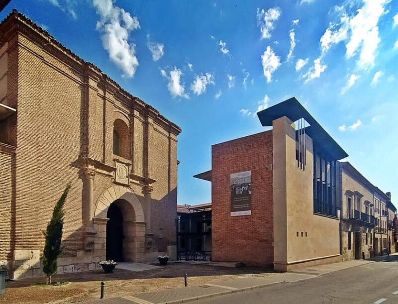 Medina del Campo: Museo de las Ferias - Archivo Simón Ruiz: General Admission - Exploring the Old Church of San Martín