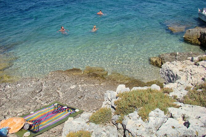 Medulin -Kamenjak 5h boat trip with lunch & drinks on Sandra Boat - Facilities and Comfort Onboard