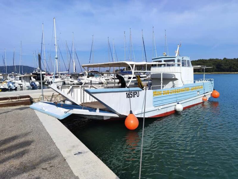 Medulin: Private Boat Tour with Drinks and Snacks - The Magic of the Sunset Ride and Views of Porer Lighthouse