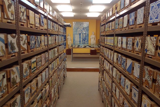 Meet Porto Highlights with Traditional Lunch - Logistics and Booking Details