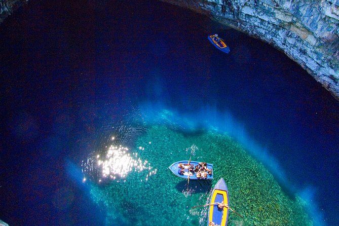 Melissani lake - Drogarati gave - Myrtos foto stop - Exploring Drogarati Cave: A Geologist’s Delight
