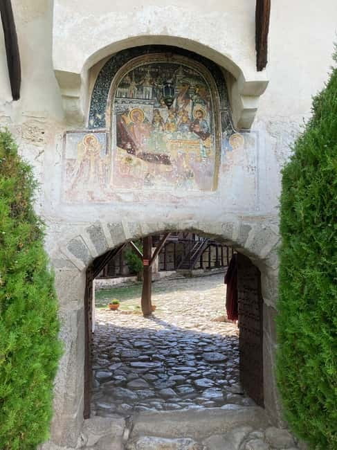 Melnik the city of win,Rozhen Monastery day trip from Sofia - Scenic Journey Through the Pirin Mountain