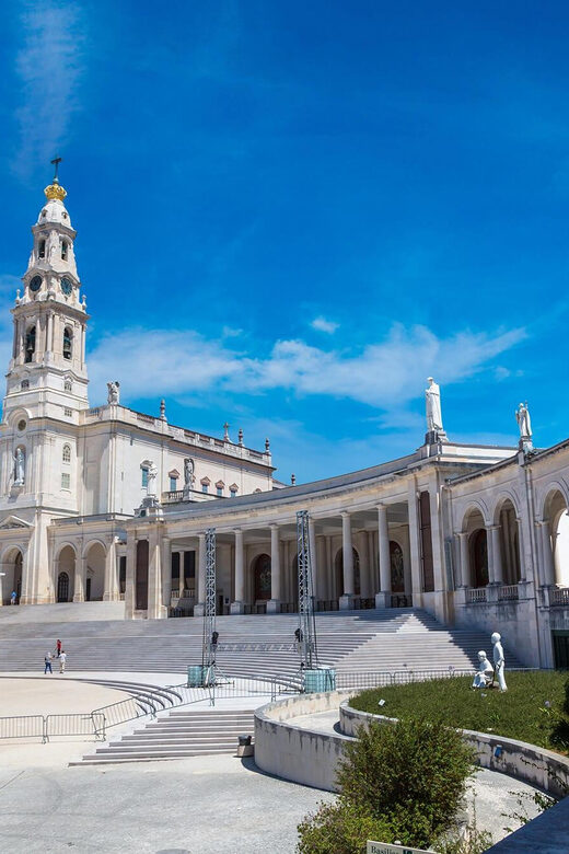 Memorable Private Full Day Tour in Fátima, Nazaré, Óbidos - Potential Limitations
