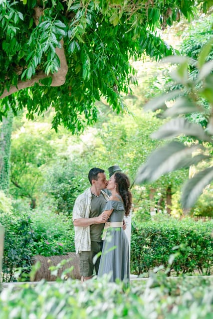 Memories in Athens: Acropolis and Plaka Photoshoot - Customizing Your Photoshoot for Any Group