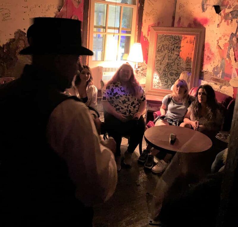 Memphis: Drinking Spirits with Spirits Haunted Pub Crawl - Discover Memphis Haunted Spirits with a Guided Pub Crawl