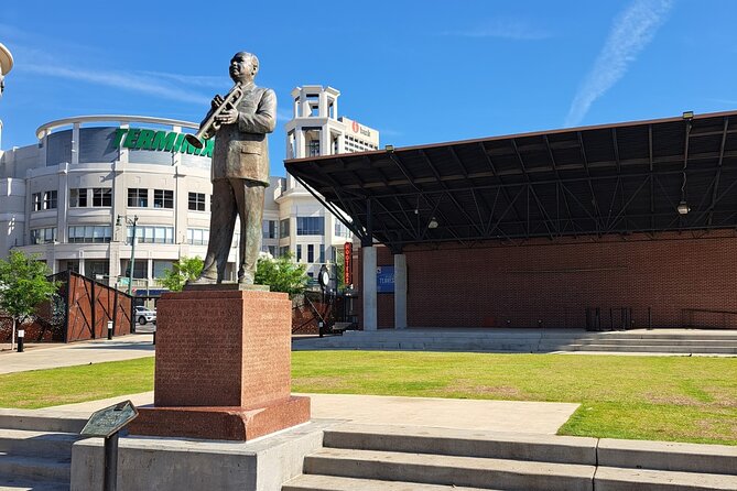 Memphis in Your Pocket: A 90-Minute Beale Street Mystery Walk - Legendary Music Venues and the Elvis Statue