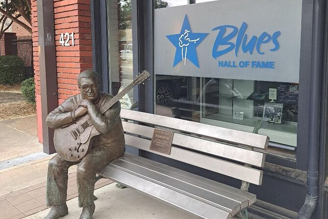 Memphis in Your Pocket: A 90-Minute Beale Street Mystery Walk - The Final Stop at the Peabody Ducks