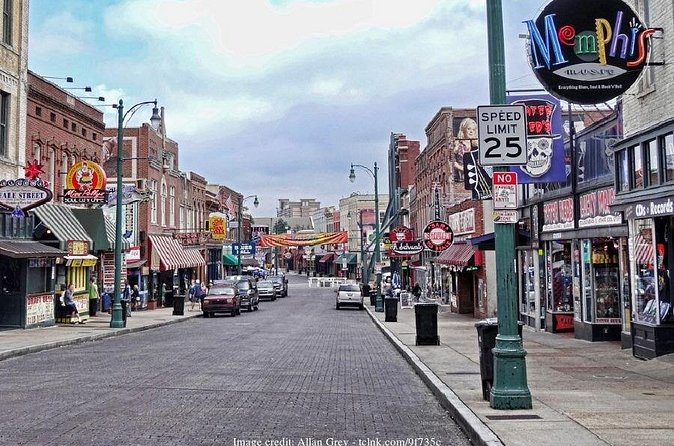 Memphis Music Scene: Private Half-Day Walking Tour - B.B. Kings Blues Club and Local Music Venues