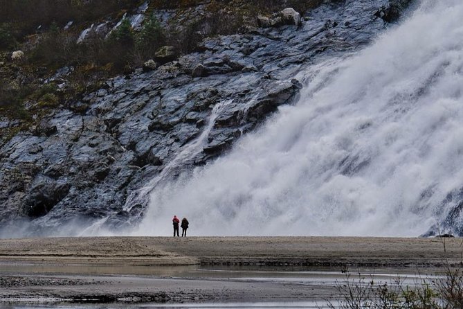 Mendenhall Glacier Trolley Tour - The Return Journey and Local Restaurant Tips