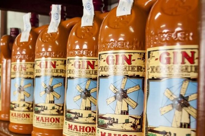 Menorca: Mahon Guided Walking Tour with History & Tastings - Taking in the Local Atmosphere at Església del Carme and Mirador Plaça La Miranda