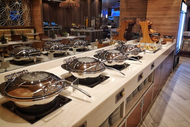 Mera VIP Lounge at Cancun International Airport - Hot Food and Beverage Options at Cancun’s Mera Lounge