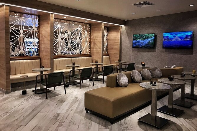 Mera VIP Lounge at Cancun International Airport - The Experience During Peak and Off-Peak Hours