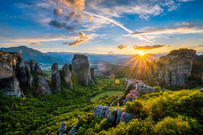 Mercedes Private Full Day Tour to Meteora-Thermopylae- Delphi - Key Points