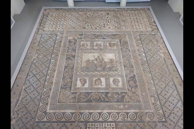 Mercedes Private Tour from Athens to Macedonia Meet Alexander the Great - The Vibrant City of Thessaloniki and the White Tower