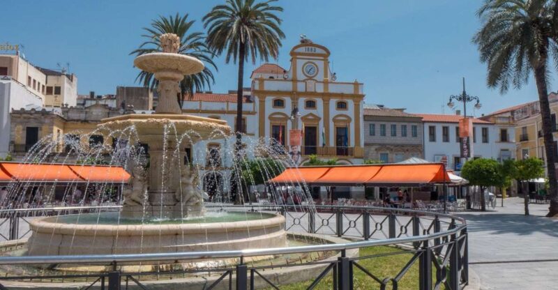 Merida: City Highlights Walking Tour - Discover the Roman Roots and Medieval Charm of Merida