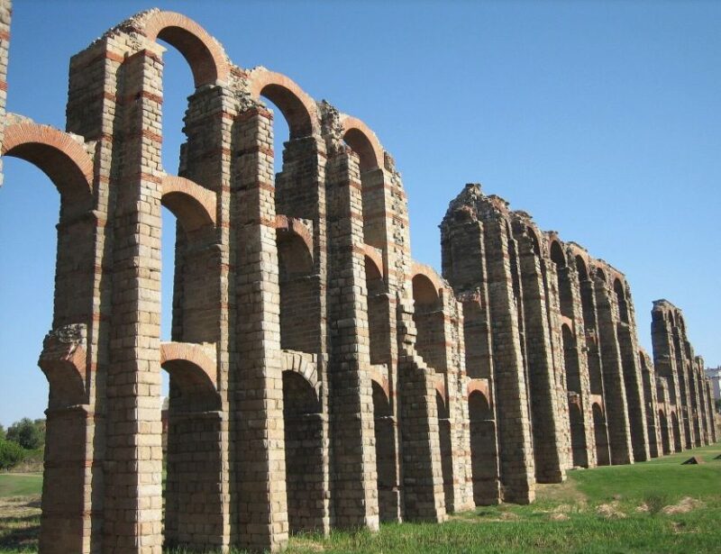 Merida: Guiding Walking Tour with Theater and Amphitheatre - Explore Mérida’s Roman Heritage with a Guided Walking Tour