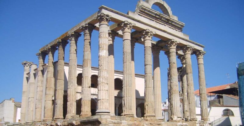 Merida: Guiding Walking Tour with Theater and Amphitheatre - Inside the Roman Theater and Amphitheatre