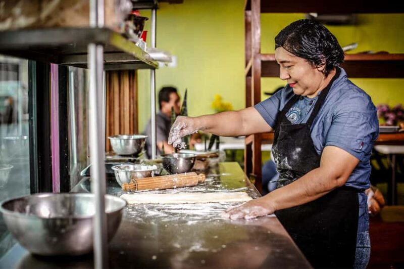 Mérida: Yucatan Flavours Food Tour with 15+ Tastings - The Guide’s Expertise and Personal Touch