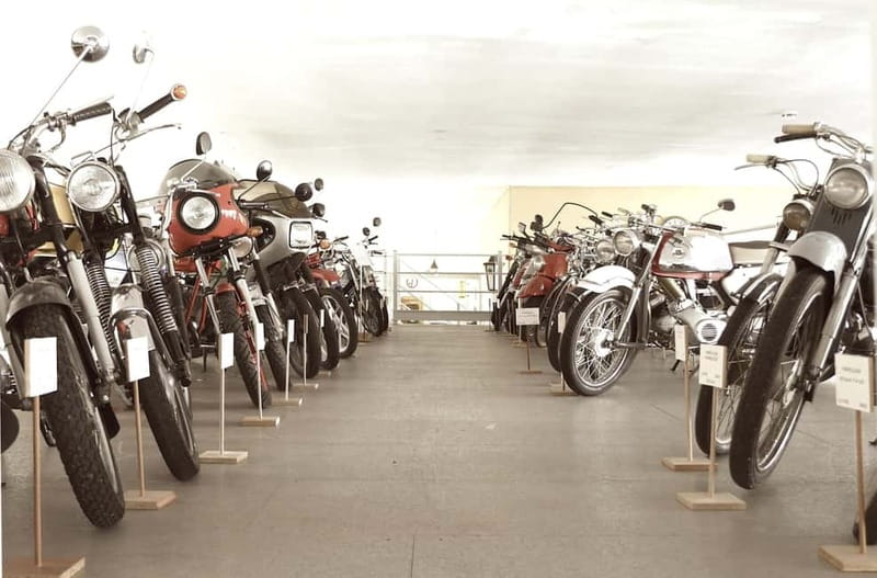 Merks Motor Museum: Private Tour Vintage Car Museum - Key Points