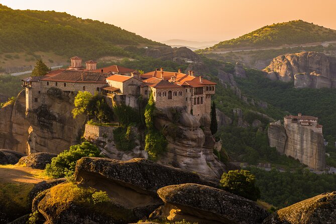 Meteora Day Trip with Multilingual Audioguide & Lunch - Visiting the Hermit Caves of Badovas
