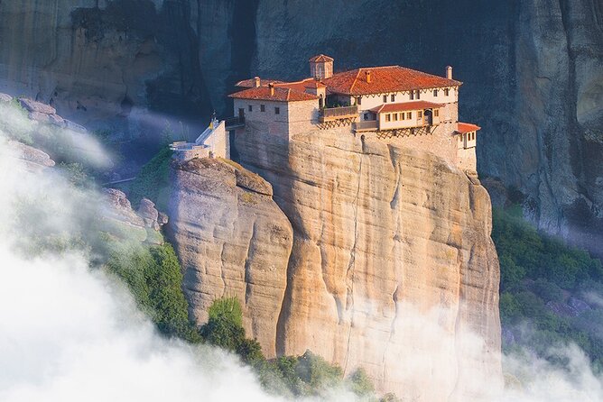 Meteora Full-Day Trip with Guide on Luxury Bus From Athens - The Long Coach Journey from Athens to Meteora