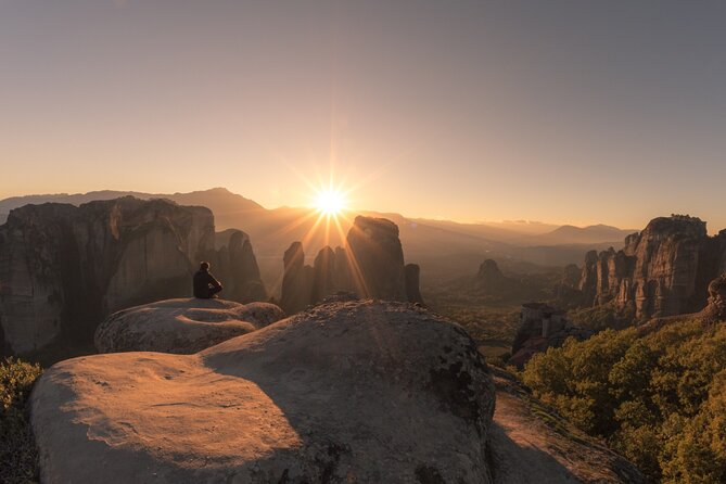 Meteora: Guided Sunset Tour with Monasteries and Caves Visit - Key Points