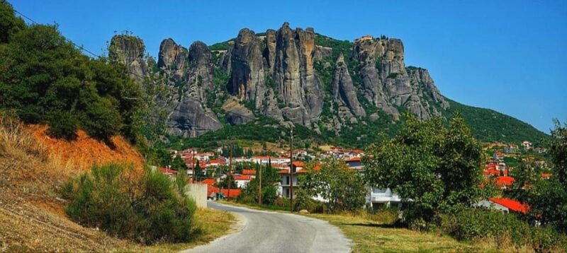 Meteora Monasteries: Full Day Tour from Athens - Visiting the Monasteries of Varlaam and Rousanou