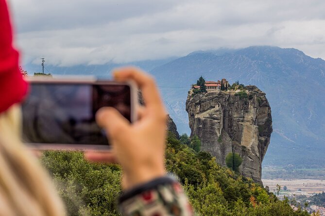 Meteora Monasteries Half-Day Small Group Tour with Transport - Overview of Meteoras Monastery Heritage