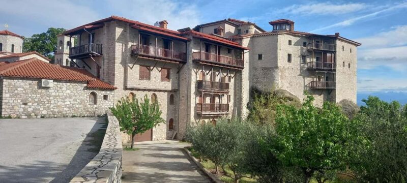Meteora: Small Size Sunset Tour with Local Guides - Scenic Stops for Photos Along the Way
